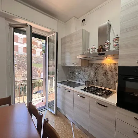 Apartamento Joivy Inviting 1-bedroom Flat With Balcony In