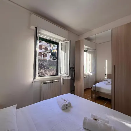 Joivy Inviting 1-bedroom Flat With Balcony In * ראפאלו